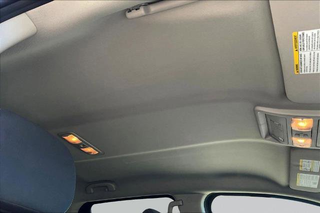 Used 2024 Nissan Titan SV w/ SV Convenience Package image 8