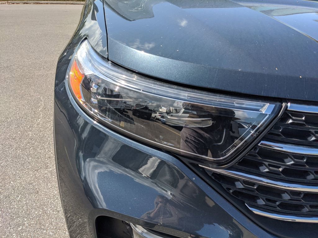 Certified 2022 Ford Explorer XLT w/ Equipment Group 202A image 8