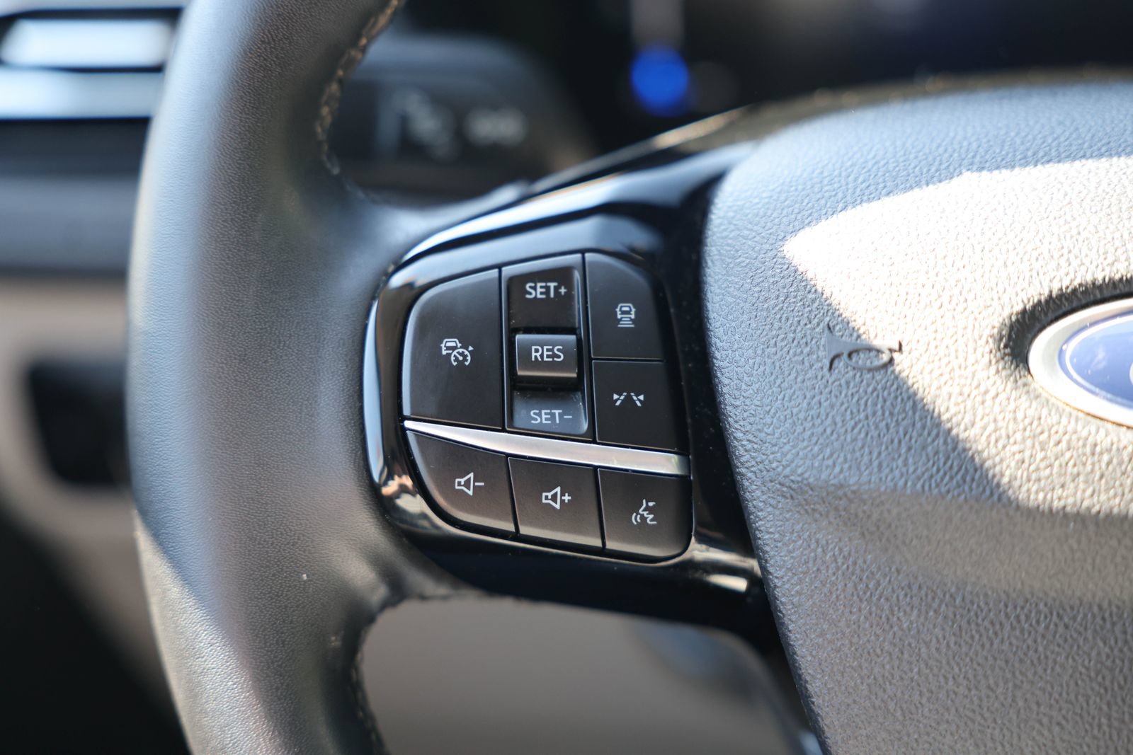 Certified 2023 Ford Escape Active AWD/4WD image 17