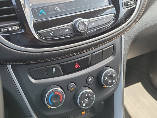 Used 2017 Chevrolet Trax LT w/ LT Convenience Package FWD image 26