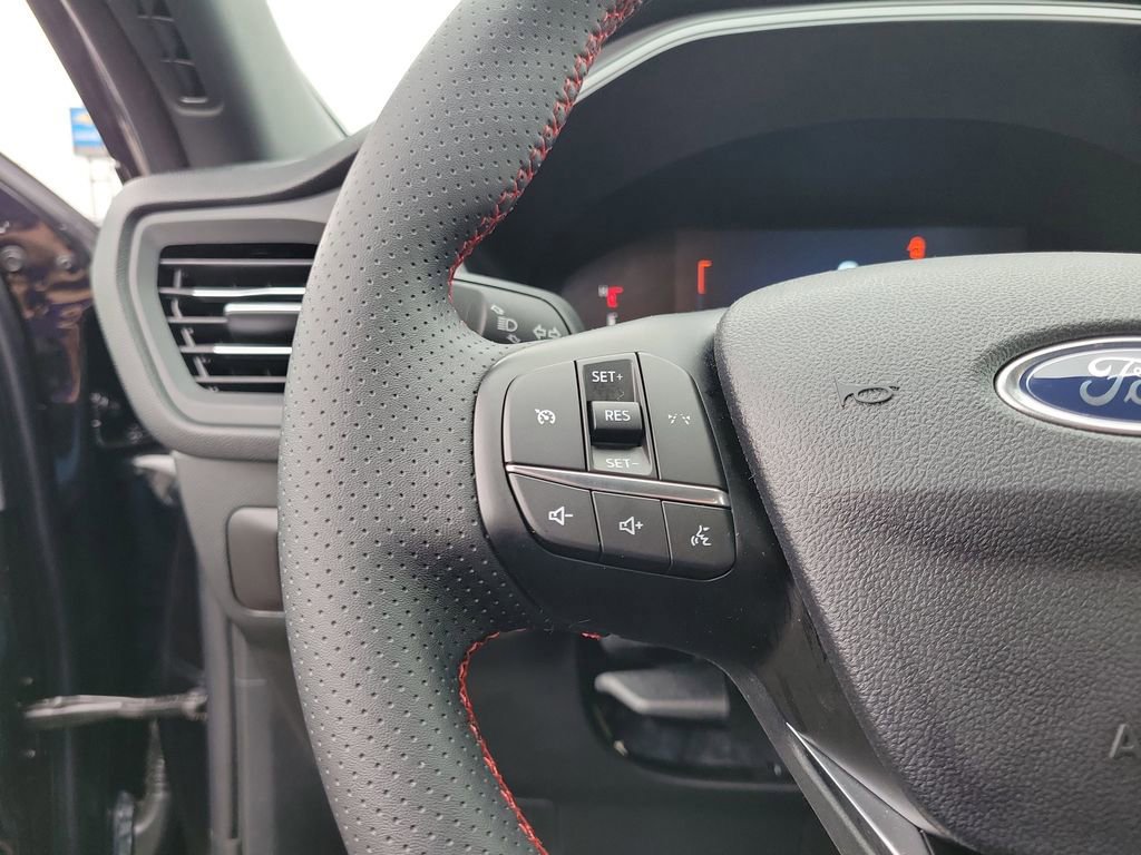 Certified 2025 Ford Escape ST-Line AWD/4WD image 23