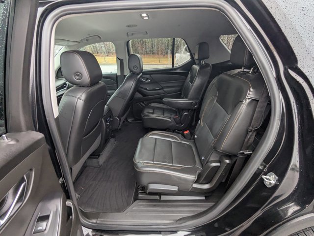 Used 2021 Chevrolet Traverse RS image 32