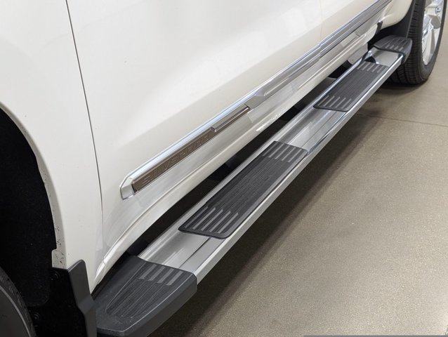 Used 2022 Chevrolet Silverado 1500 High Country w/ High Country Premium Package AWD/4WD image 23