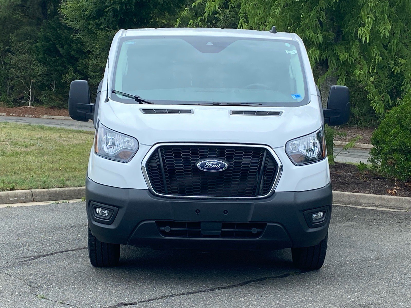 Certified 2025 Ford Transit 250 Low Roof w/ Exterior Upgrade Package RWD image 6