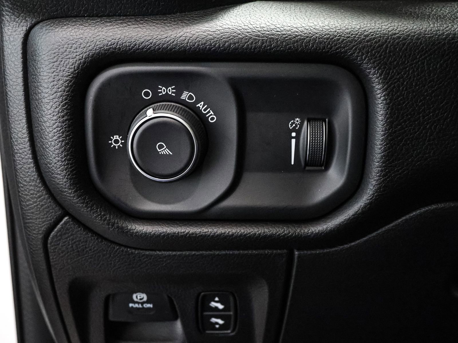 Used 2023 RAM 1500 Laramie image 30