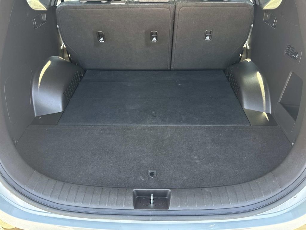 Used 2019 Hyundai Santa Fe SE AWD/4WD image 26