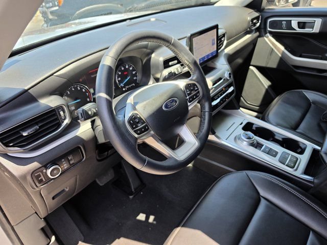 Certified 2023 Ford Explorer XLT w/ Equipment Group 202A RWD image 17