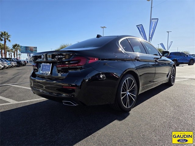 Used 2023 BMW 530e w/ Premium Package image 5