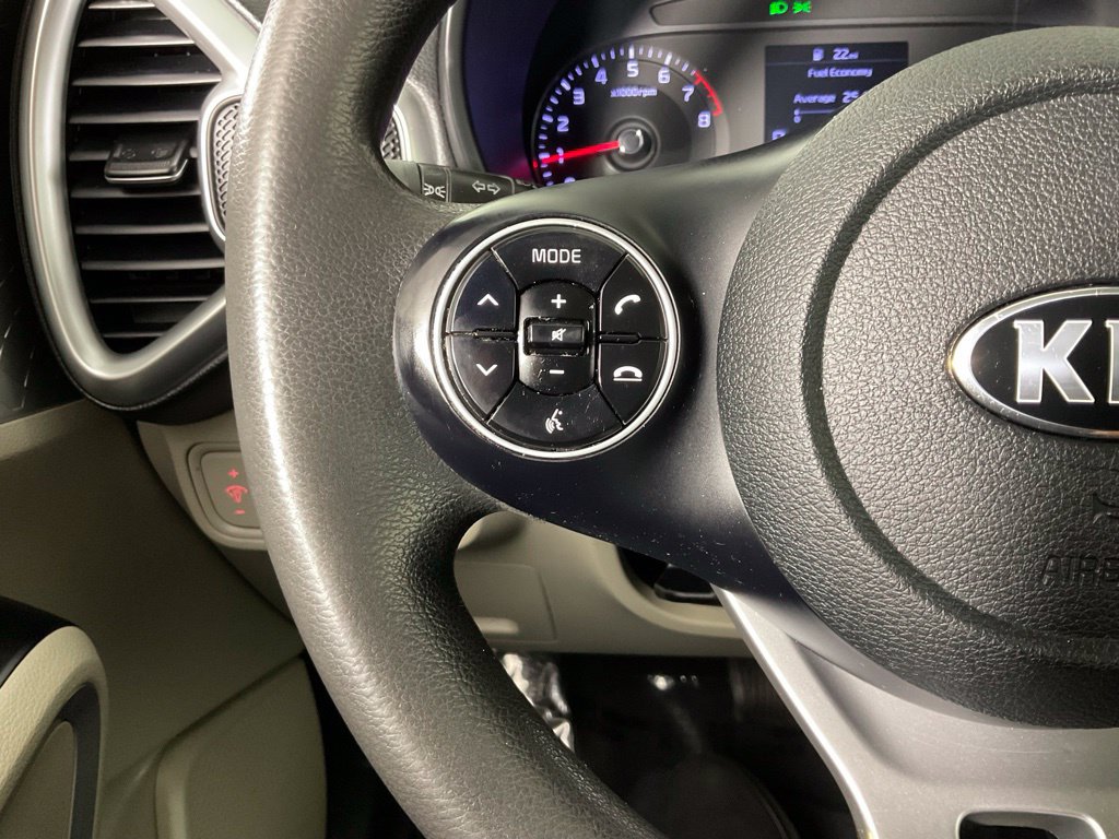 Used 2020 Kia Soul LX FWD image 23