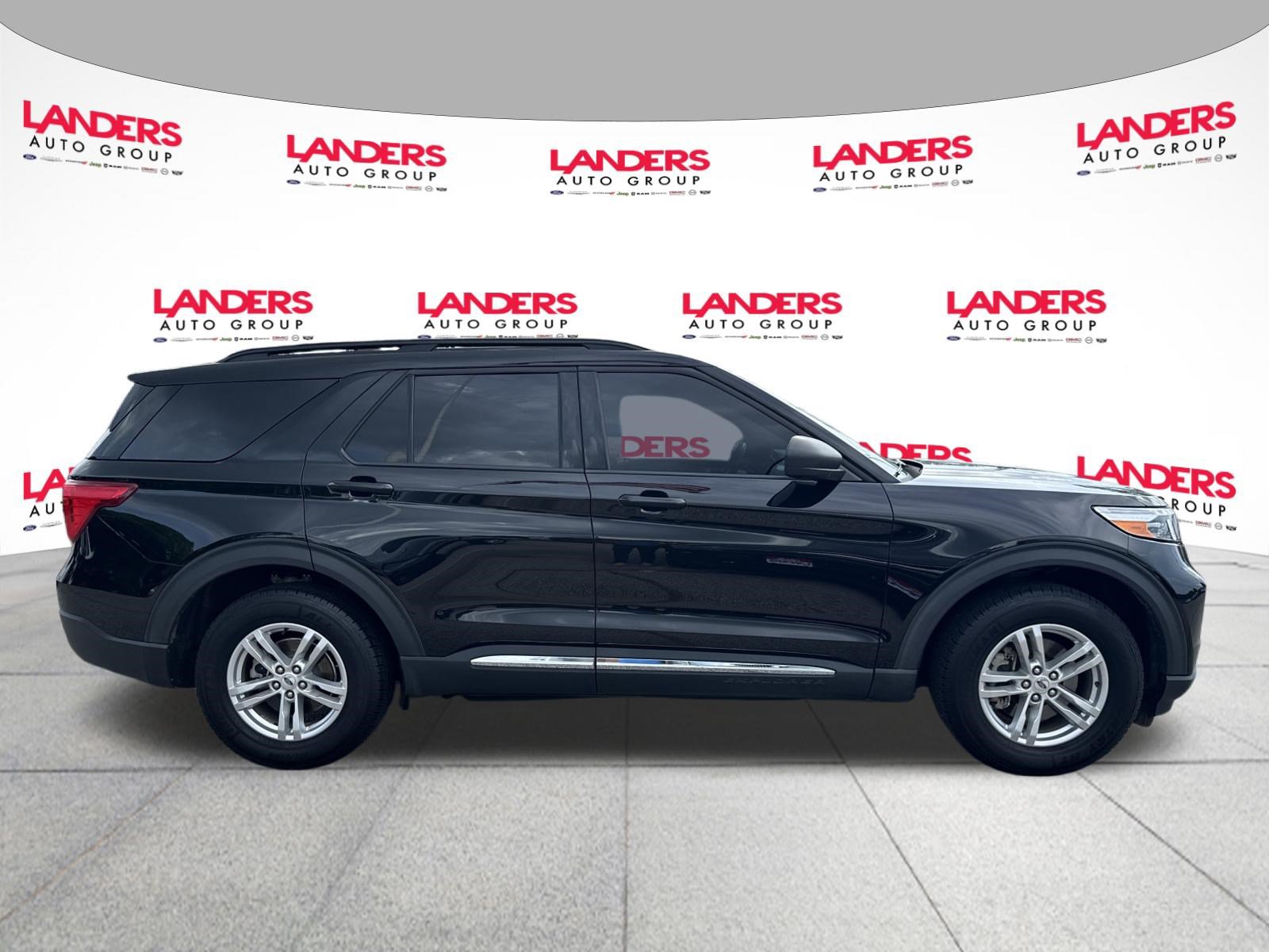 Certified 2023 Ford Explorer XLT AWD/4WD image 2