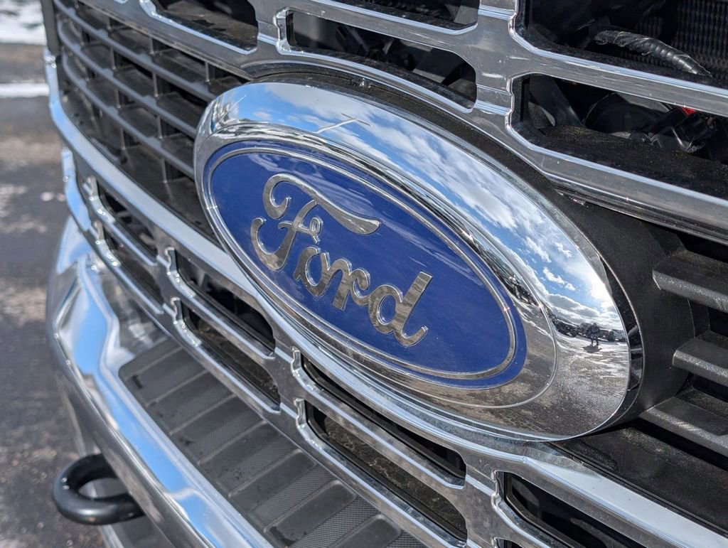 Certified 2025 Ford F350 XLT image 11