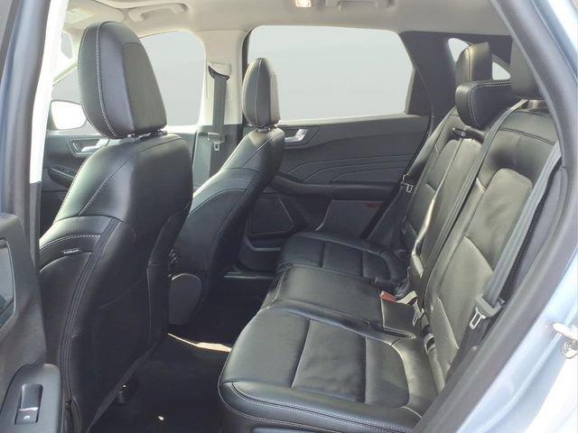 Certified 2022 Ford Escape Titanium AWD/4WD image 13