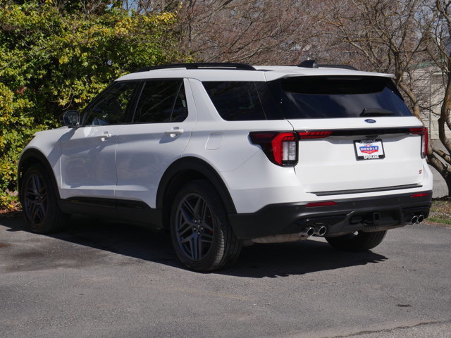 Certified 2025 Ford Explorer ST AWD/4WD image 4