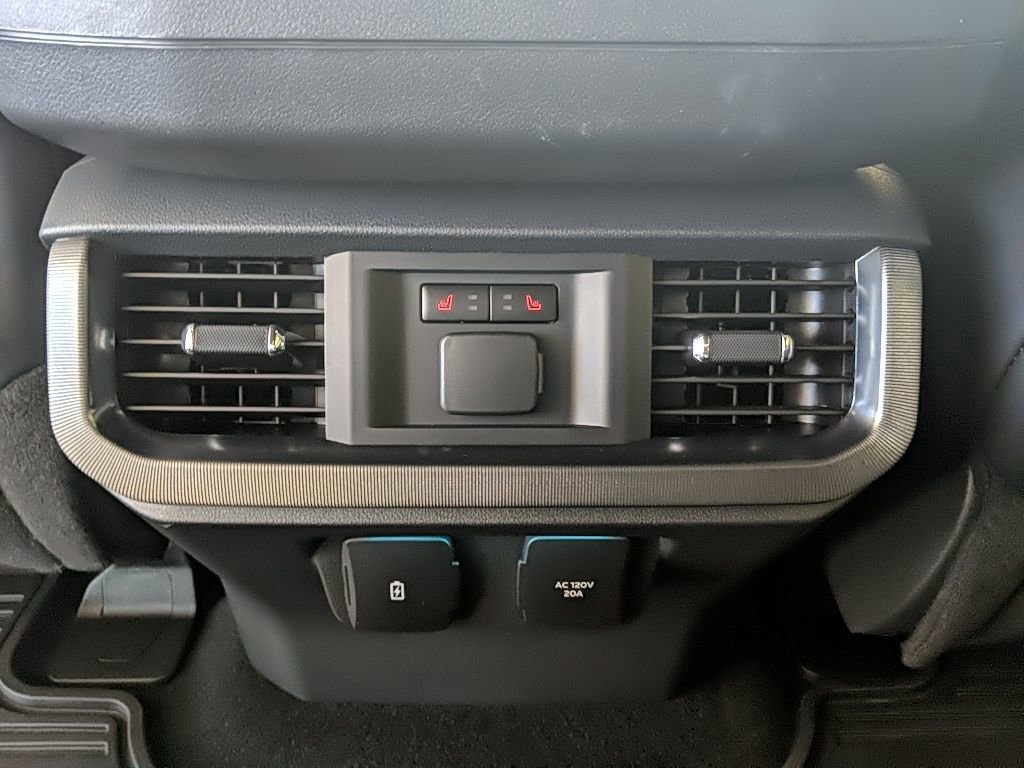 Certified 2025 Ford F150 Platinum w/ Equipment Group 702A High image 18