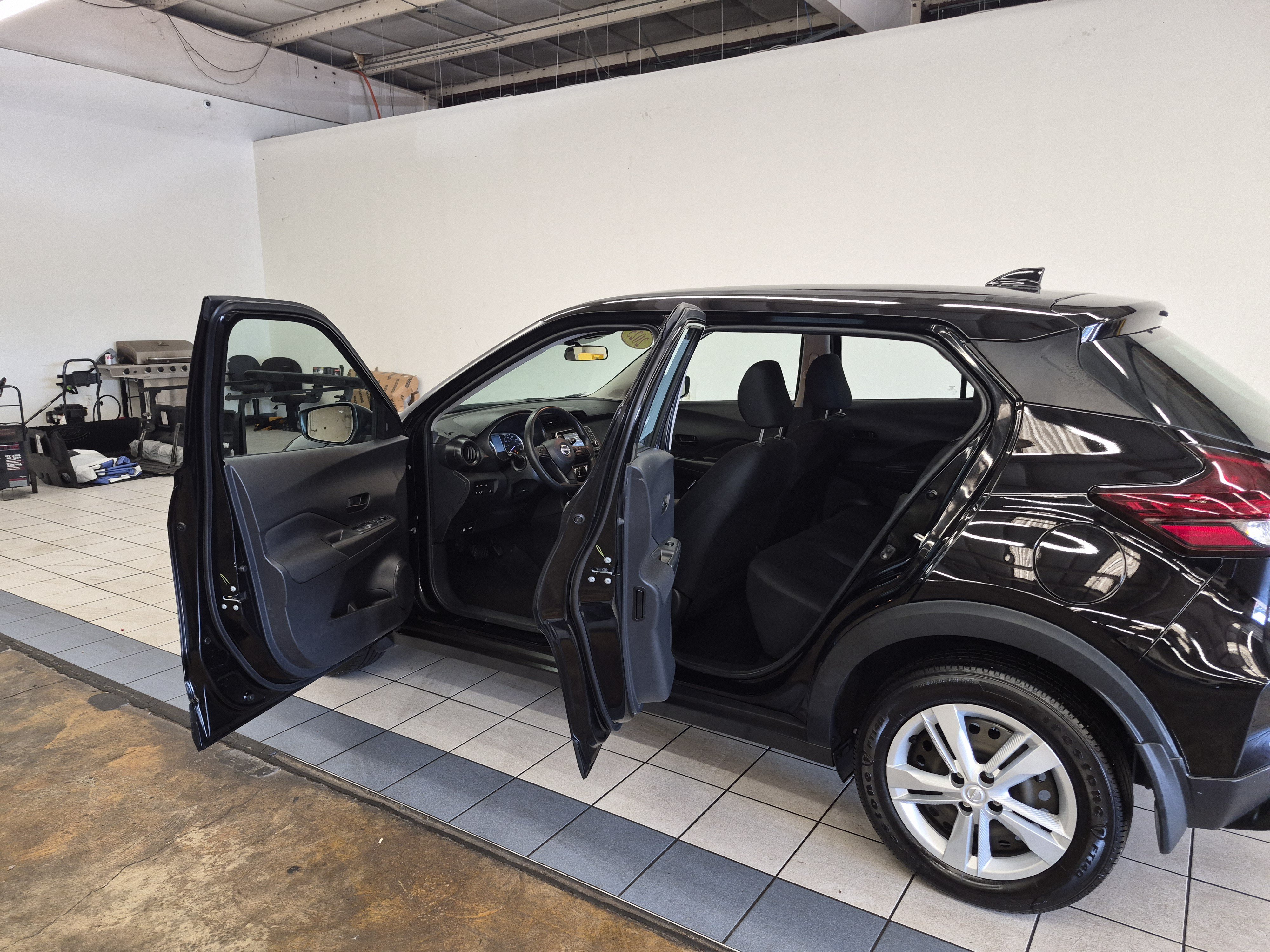 Used 2025 Nissan Kicks Play S FWD image 12