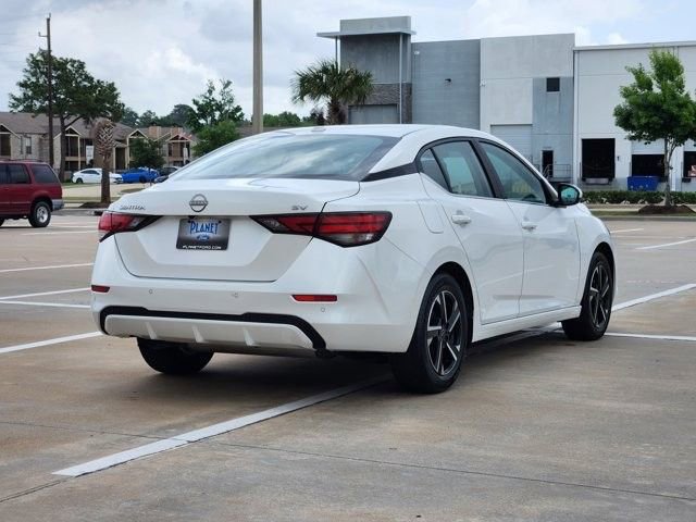 Used 2024 Nissan Sentra SV image 3