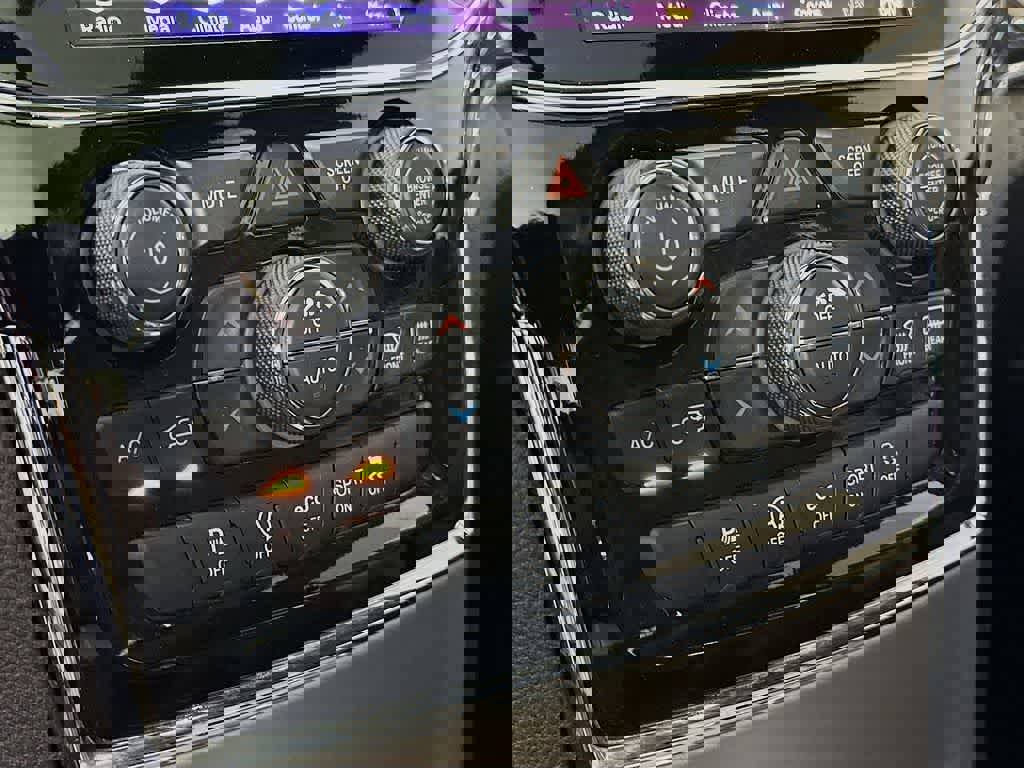 Used 2019 Jeep Grand Cherokee Overland image 17