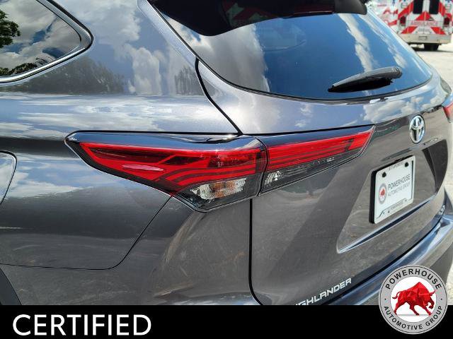 Used 2022 Toyota Highlander XLE FWD image 13