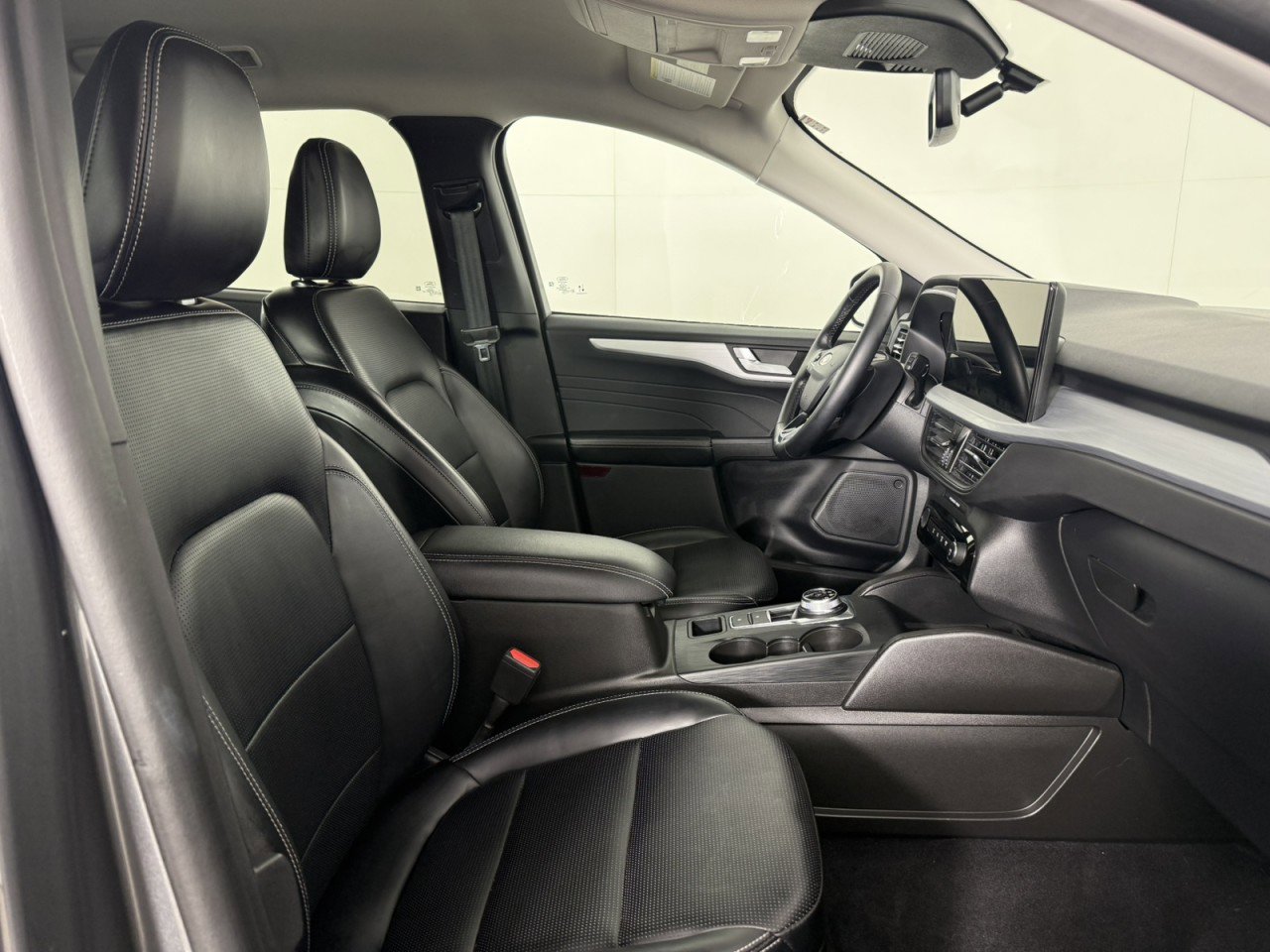 Certified 2025 Ford Escape Platinum image 10