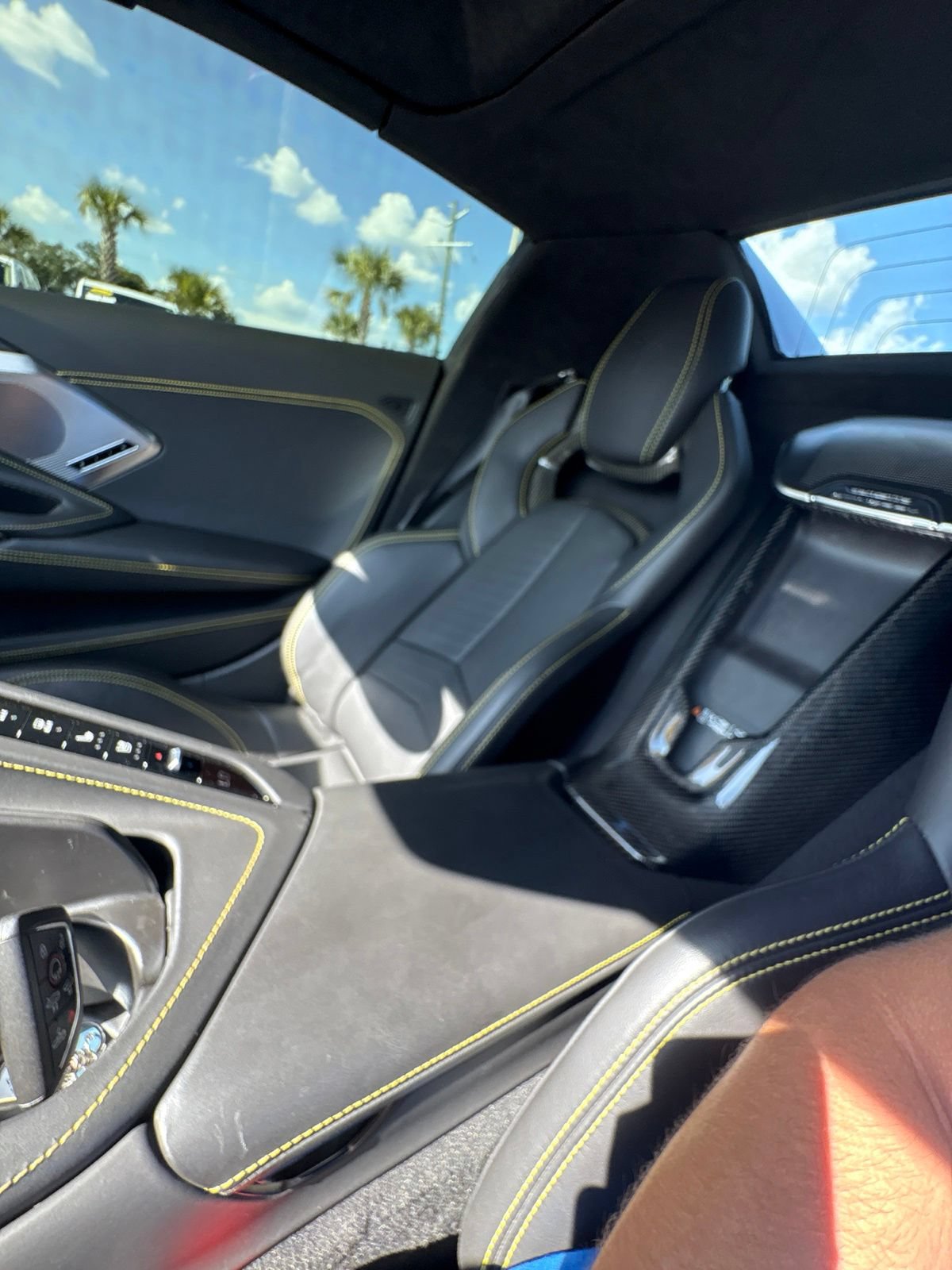 Used 2021 Chevrolet Corvette Stingray Premium Conv w/ Z51 Performance Package RWD image 27