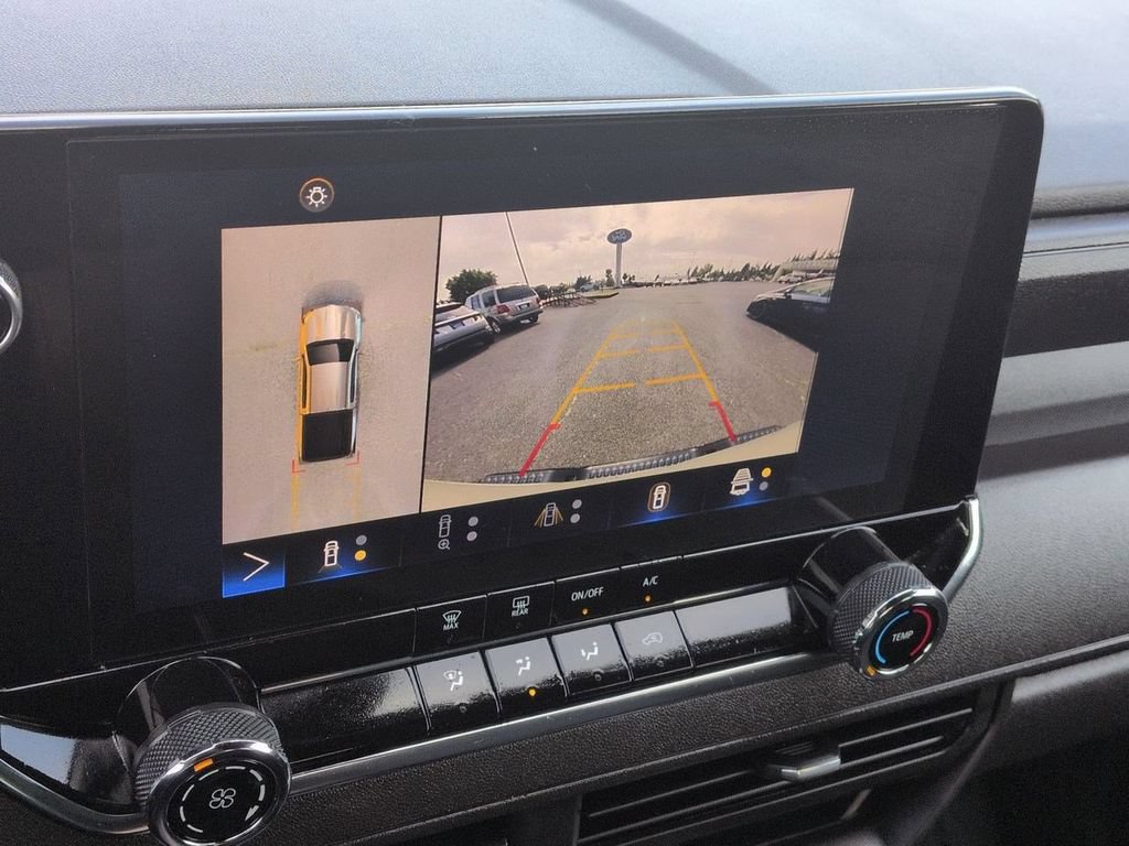 Used 2023 Chevrolet Colorado Trail Boss w/ Technology Package AWD/4WD image 19