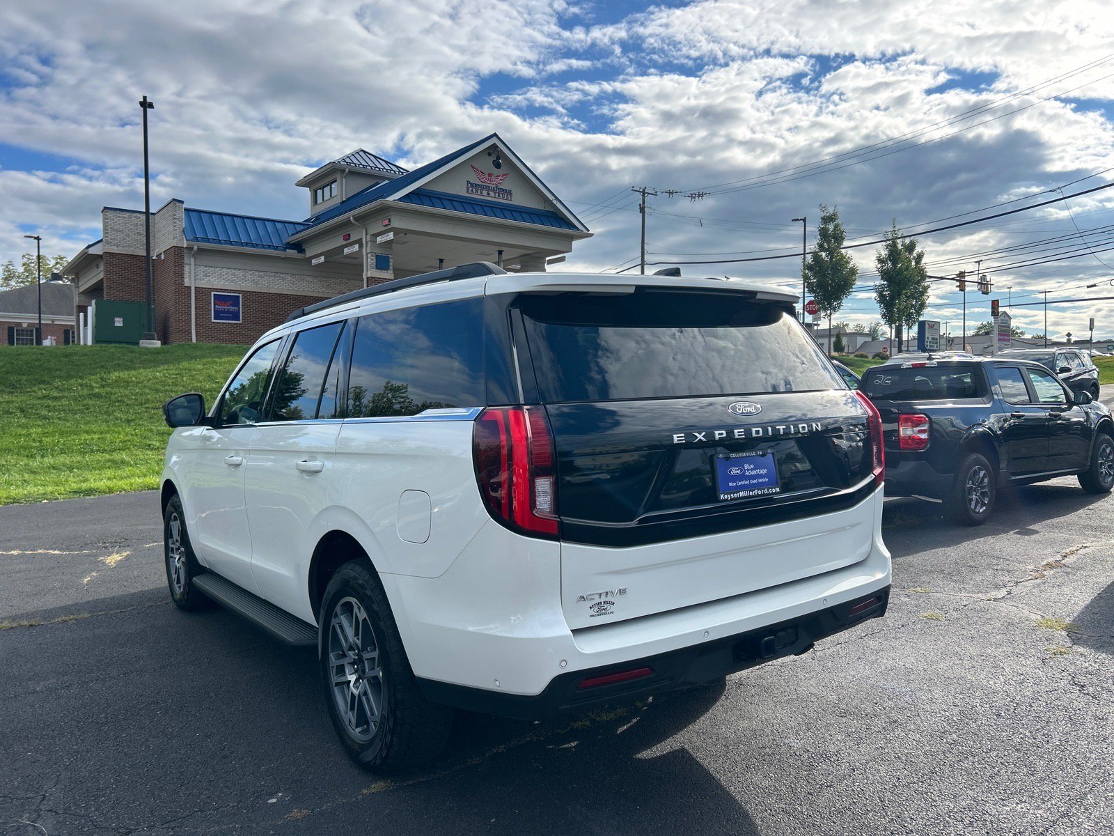 Certified 2025 Ford Expedition Active AWD/4WD image 12