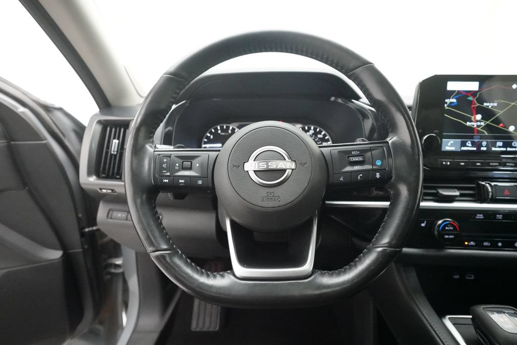 Used 2022 Nissan Pathfinder SL AWD/4WD image 4