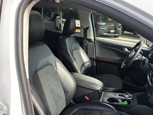 Certified 2022 Ford Escape SEL w/ SEL Stealth AWD Package image 37