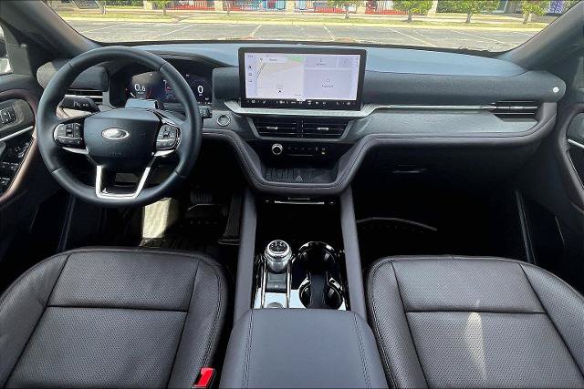Certified 2025 Ford Explorer Platinum w/ Ultimate Package RWD image 13
