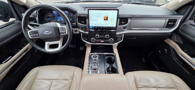 Certified 2023 Ford Expedition XLT image 9