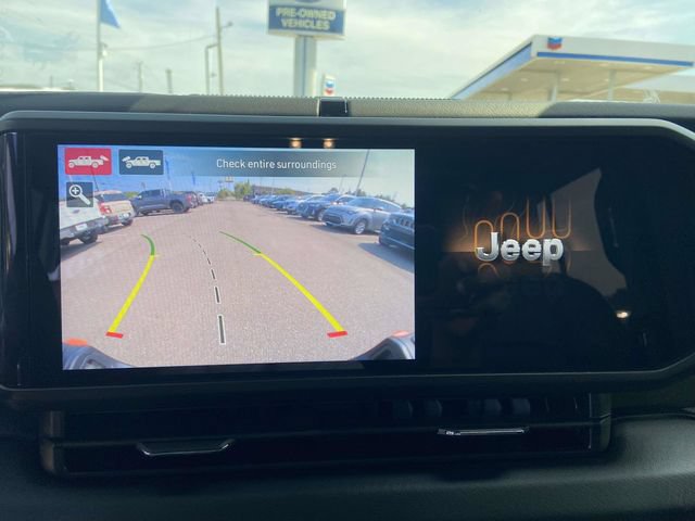 Used 2025 Jeep Gladiator Mojave AWD/4WD image 17
