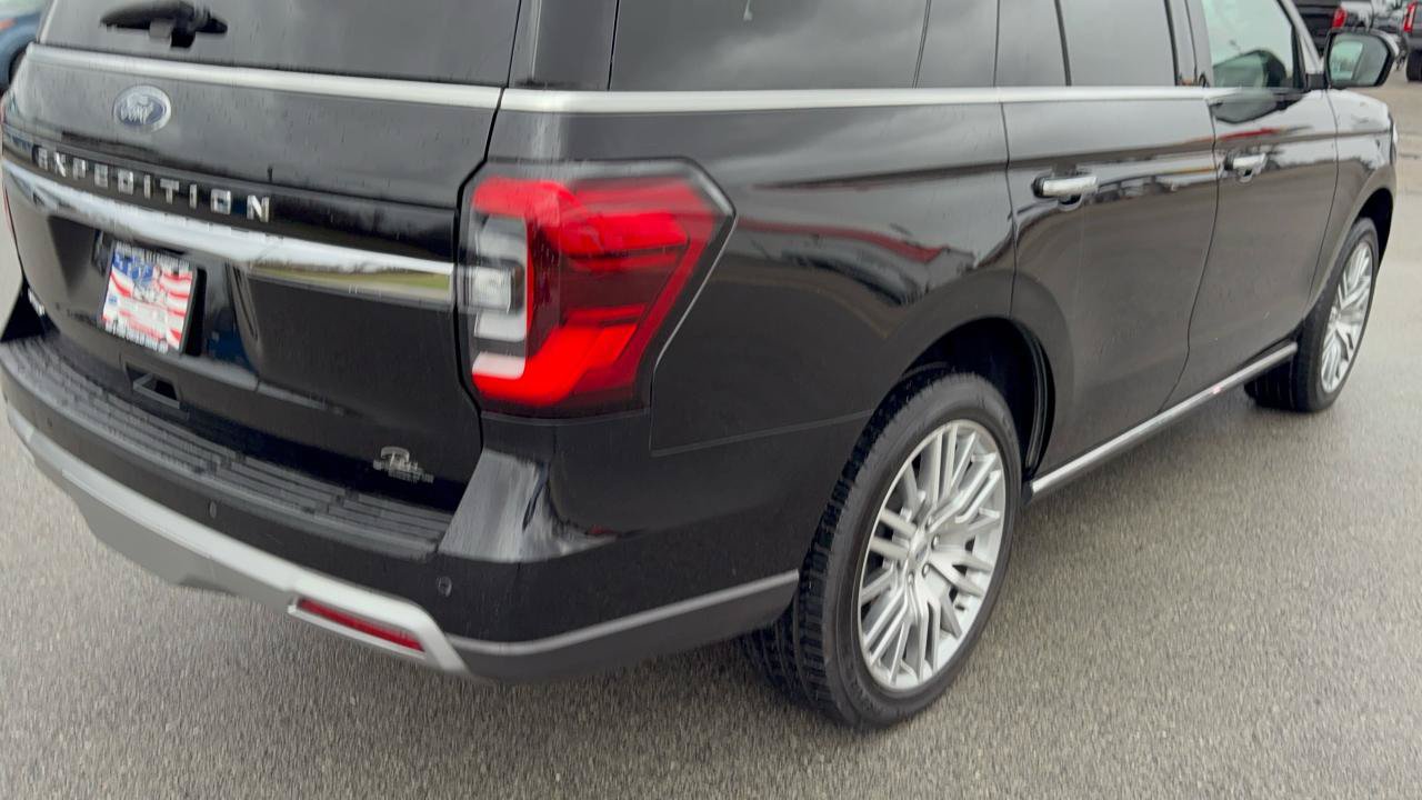 Certified 2024 Ford Expedition Limited AWD/4WD image 3
