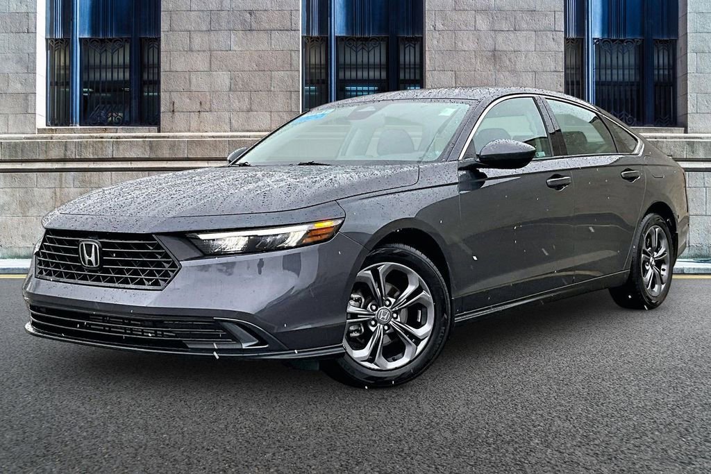 Used 2023 Honda Accord EX image 2