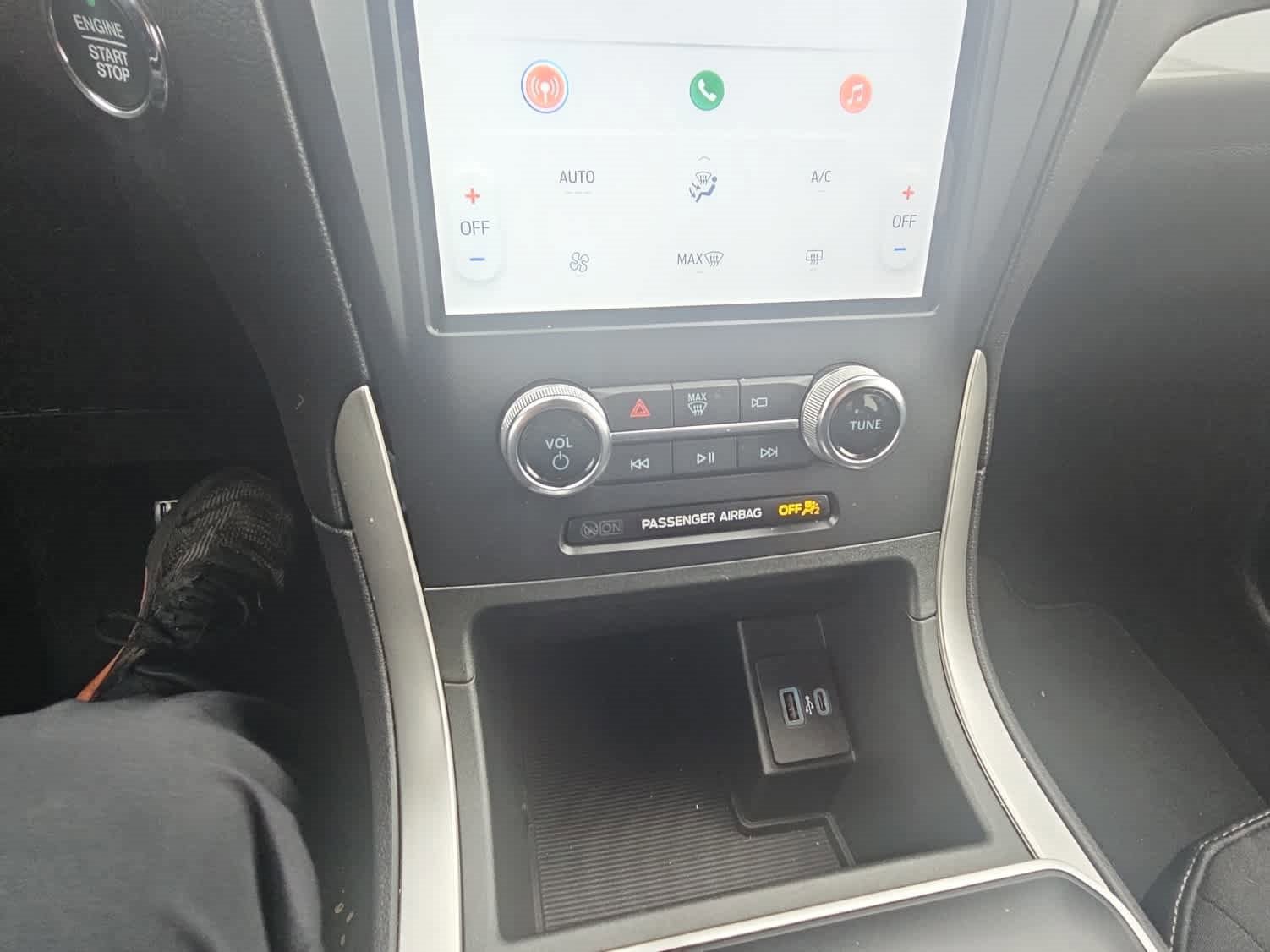 Certified 2024 Ford Edge SE w/ Black Appearance Package image 17