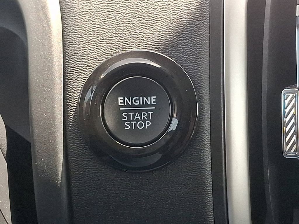 Certified 2025 Ford Expedition Active AWD/4WD image 28