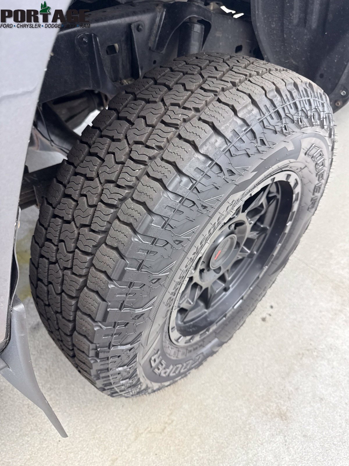 Used 2020 Toyota Tacoma SR5 AWD/4WD image 32