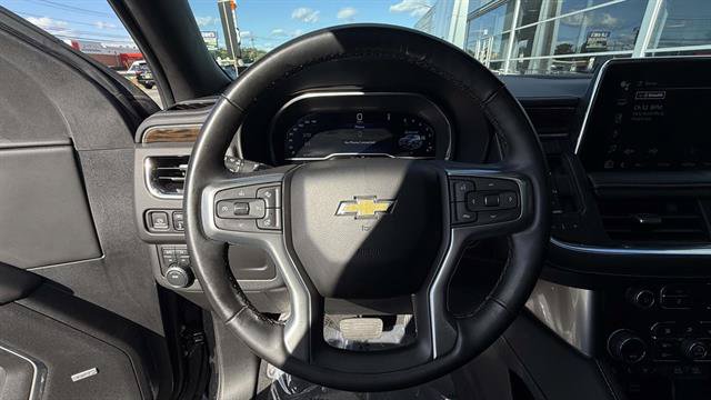 Used 2023 Chevrolet Tahoe Premier AWD/4WD image 16