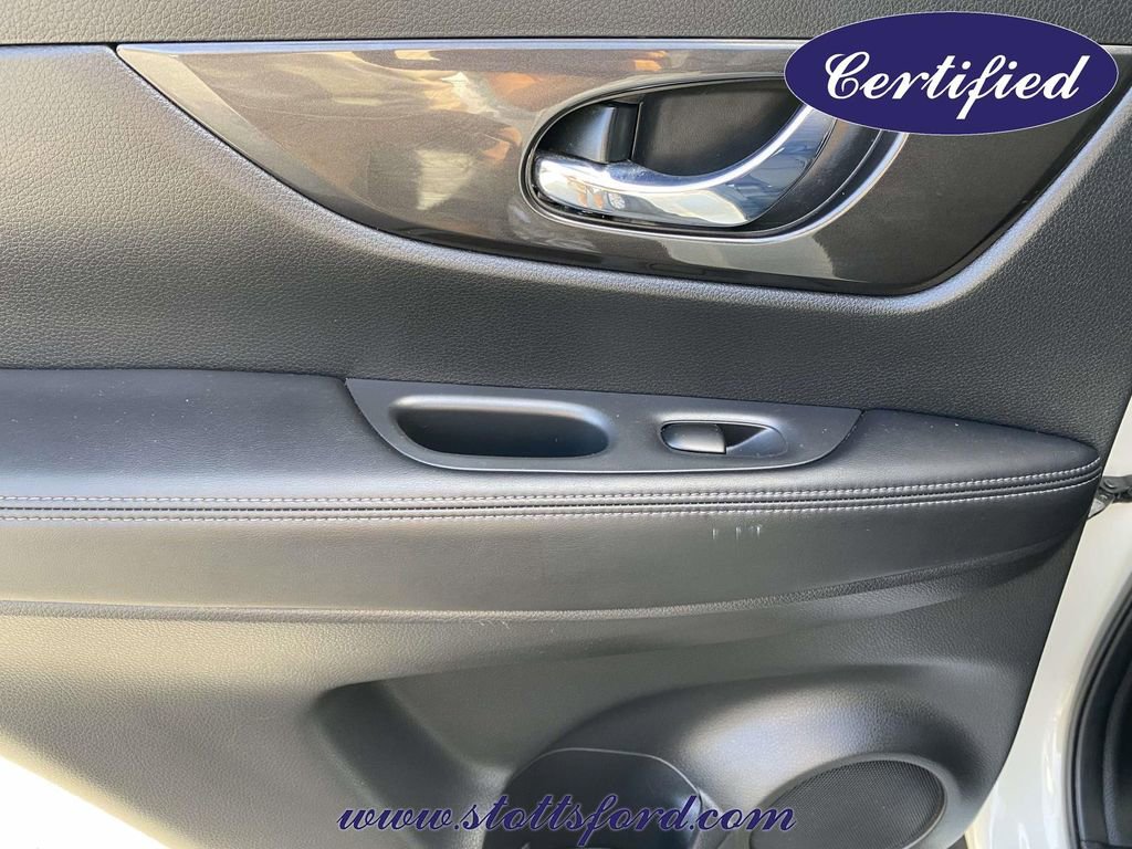 Used 2018 Nissan Rogue SV AWD/4WD image 14