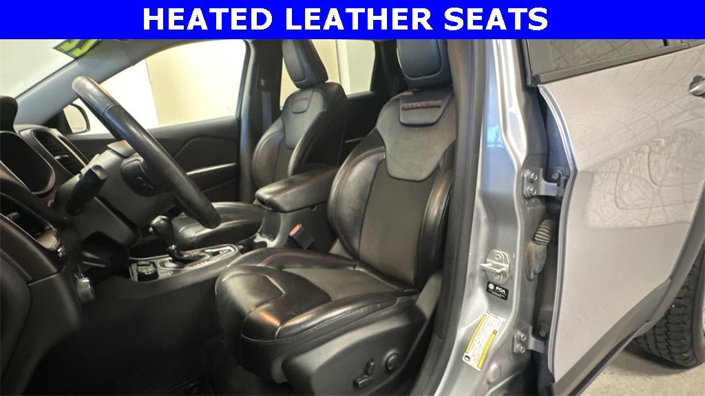 Used 2022 Jeep Cherokee Trailhawk image 20