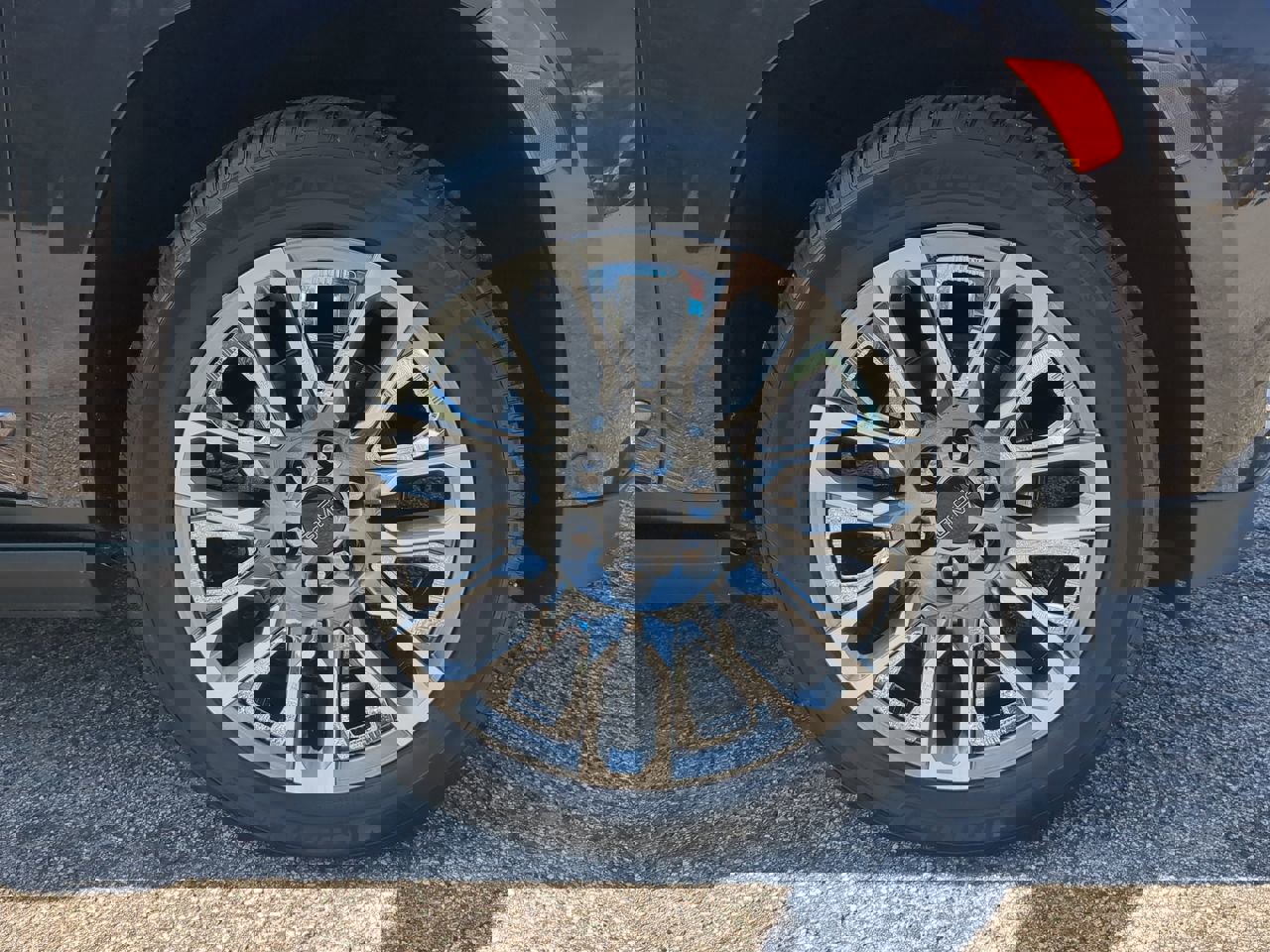 Used 2023 GMC Yukon XL Denali Ultimate image 9