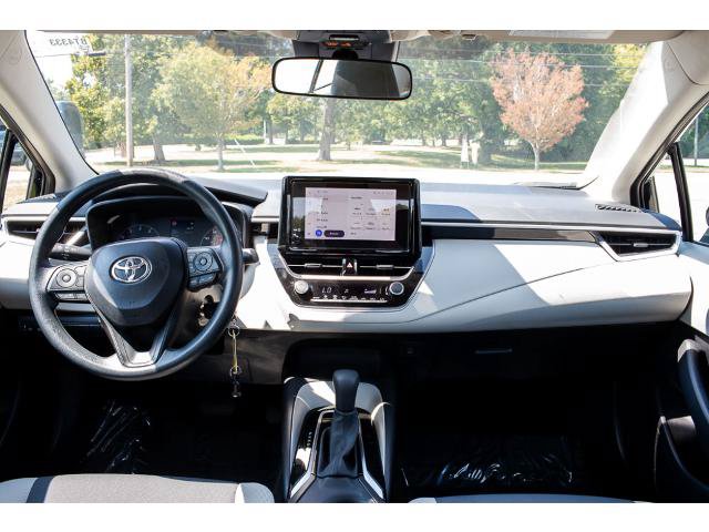 Used 2025 Toyota Corolla LE FWD image 12