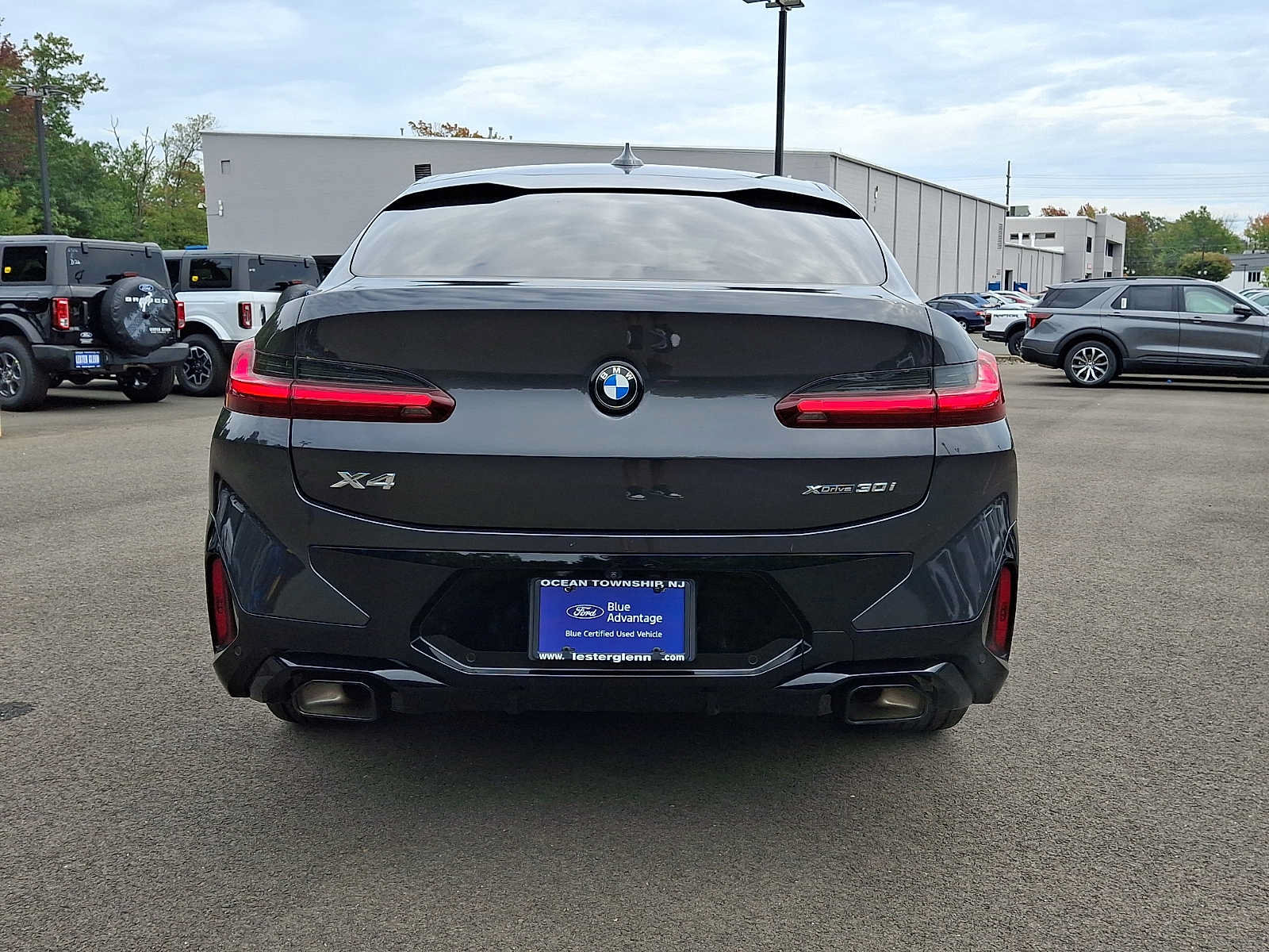 Used 2024 BMW X4 xDrive30i w/ Premium Package AWD/4WD image 5