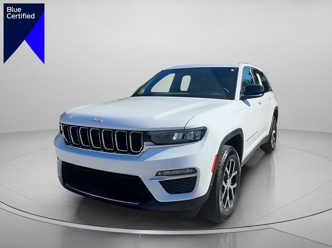 Used 2025 Jeep Grand Cherokee Limited w/ Trailer Tow Package image 3