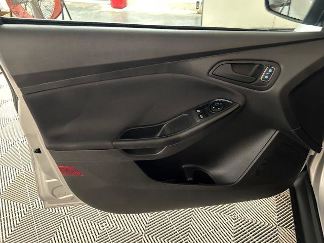 Certified 2018 Ford Focus S FWD image 15