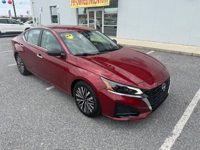 Used 2025 Nissan Altima 2.5 SV FWD image 2