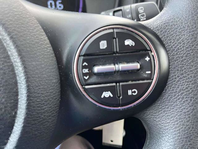 Used 2025 Kia Soul LX w/ LX Technology Package FWD image 21