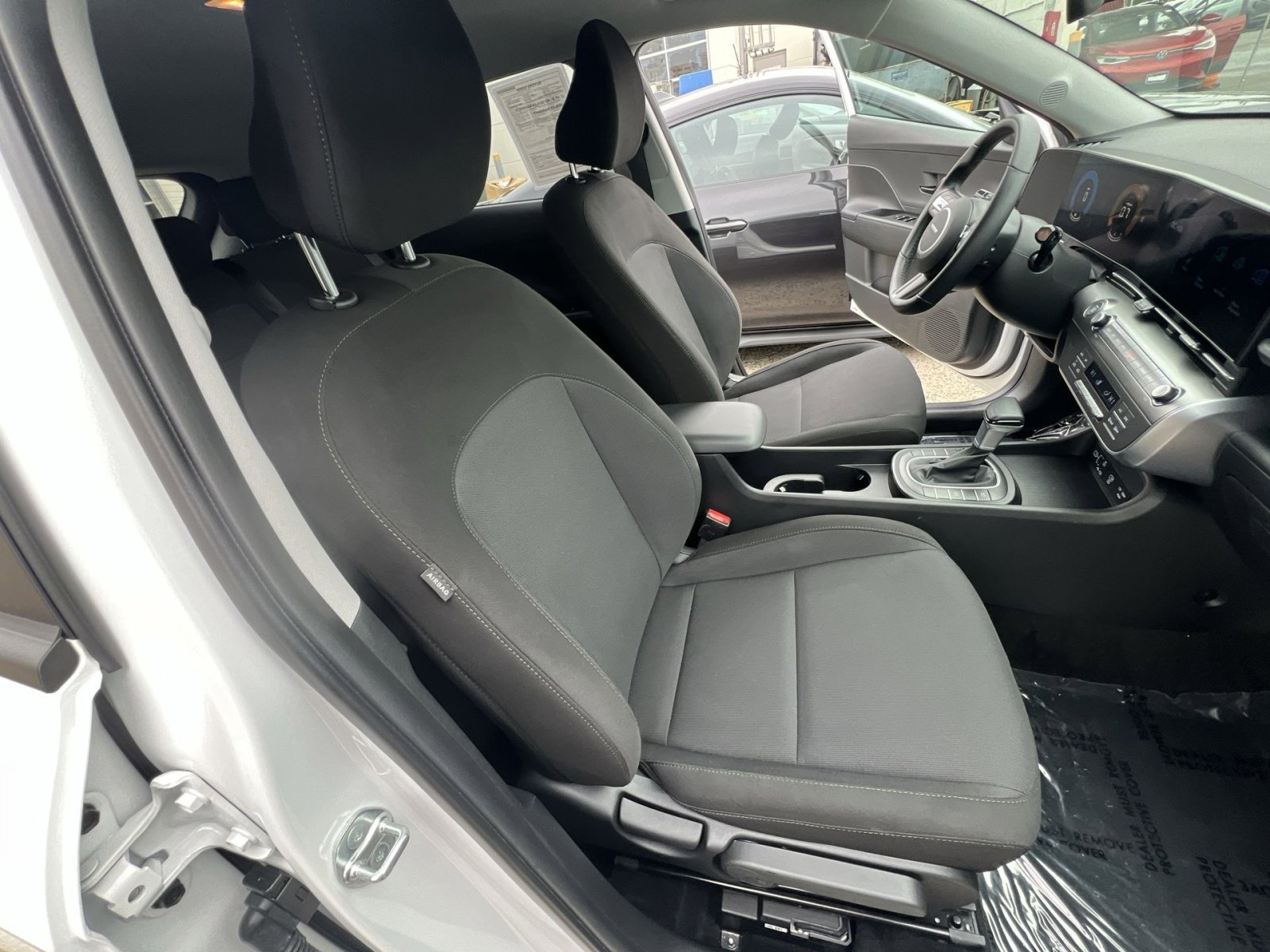 Used 2025 Hyundai Kona SEL FWD image 33
