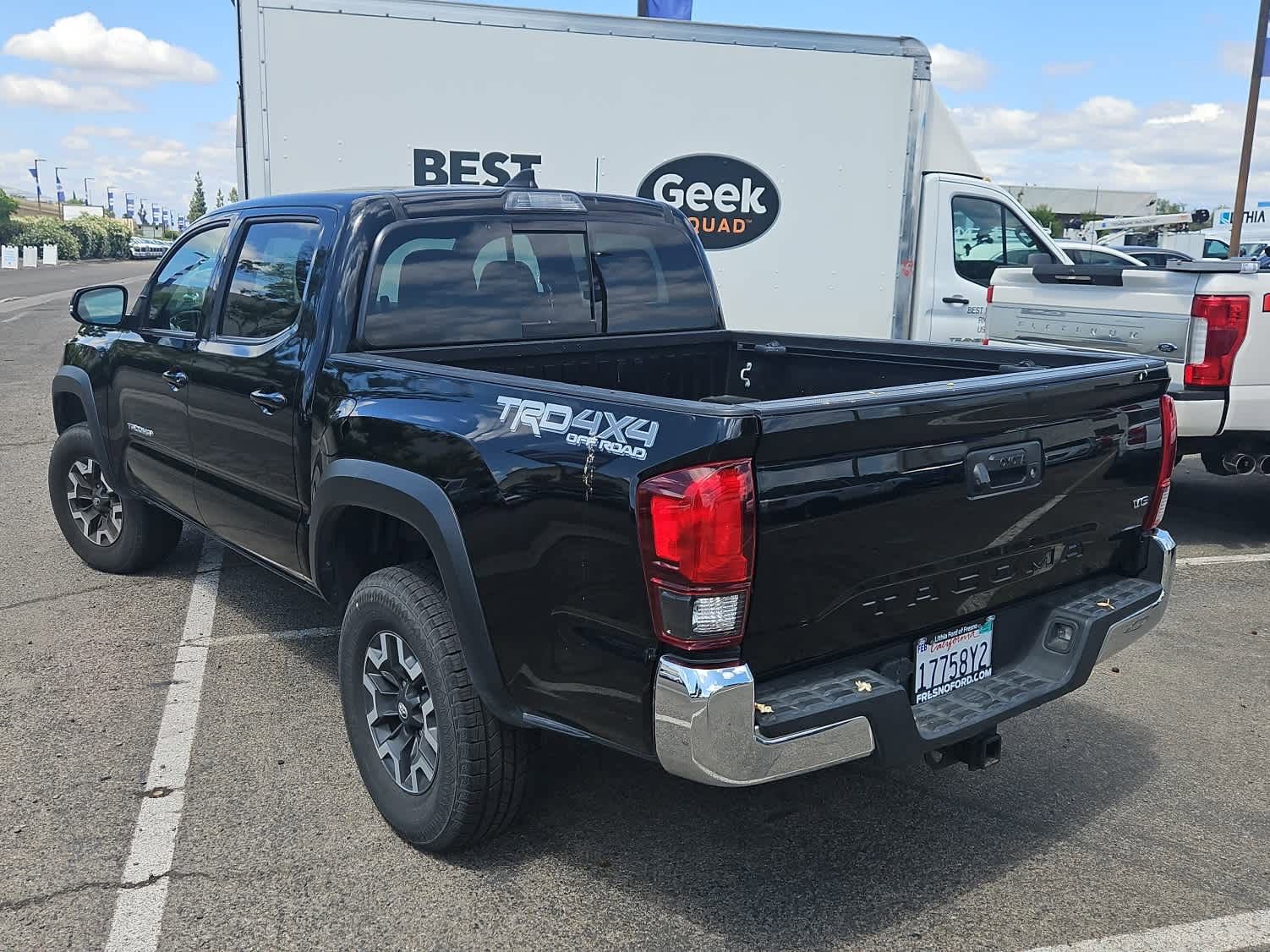 Used 2018 Toyota Tacoma TRD Off-Road AWD/4WD image 6