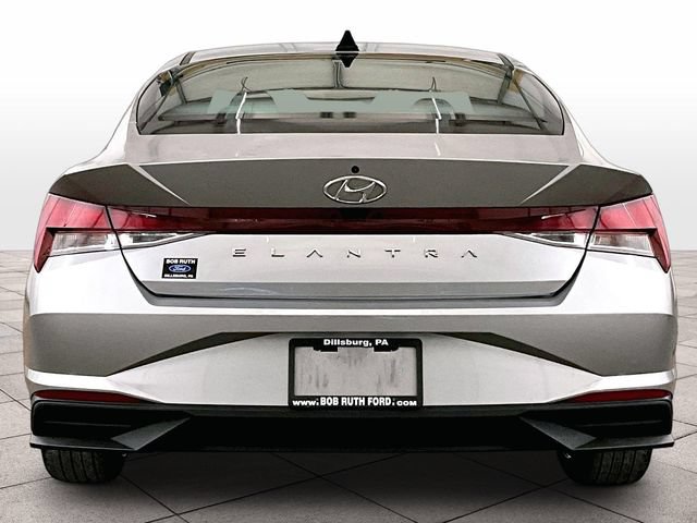 Used 2023 Hyundai Elantra SEL w/ Convenience Package FWD image 4