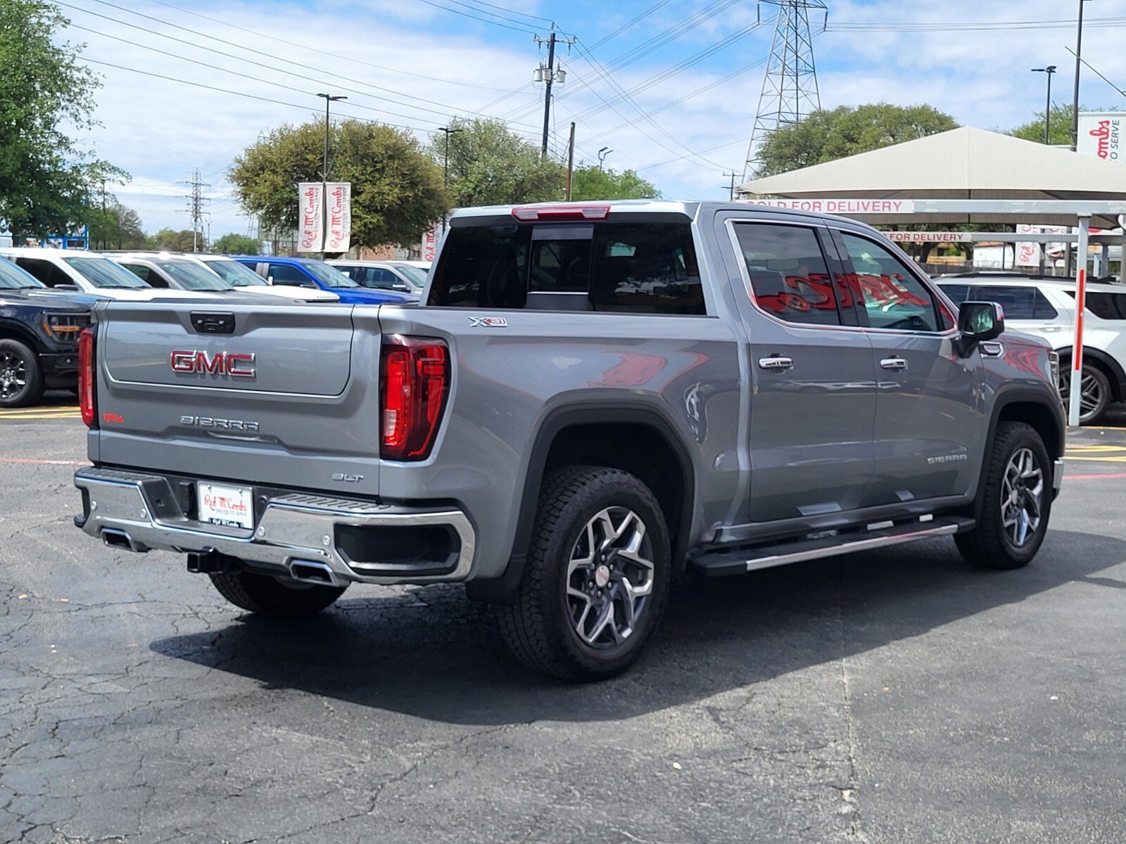 Used 2026 GMC Sierra 1500 SLT image 3